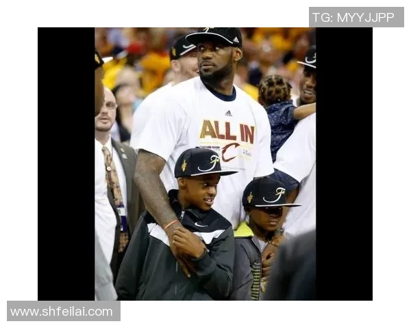 詹姆斯父子同场竞技在即布朗尼正式宣布参与NBA选秀