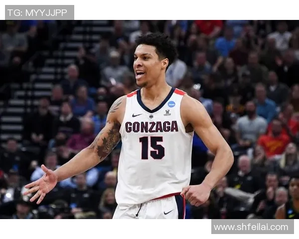 马尔科姆布罗格登的篮球生涯与成就探讨：从新秀到全明星的蜕变之路